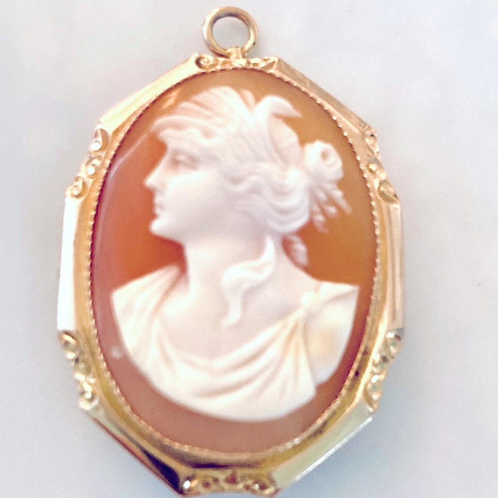 10k Italian Gold Cameo Convertible Pendant/Brooch- Never Worn